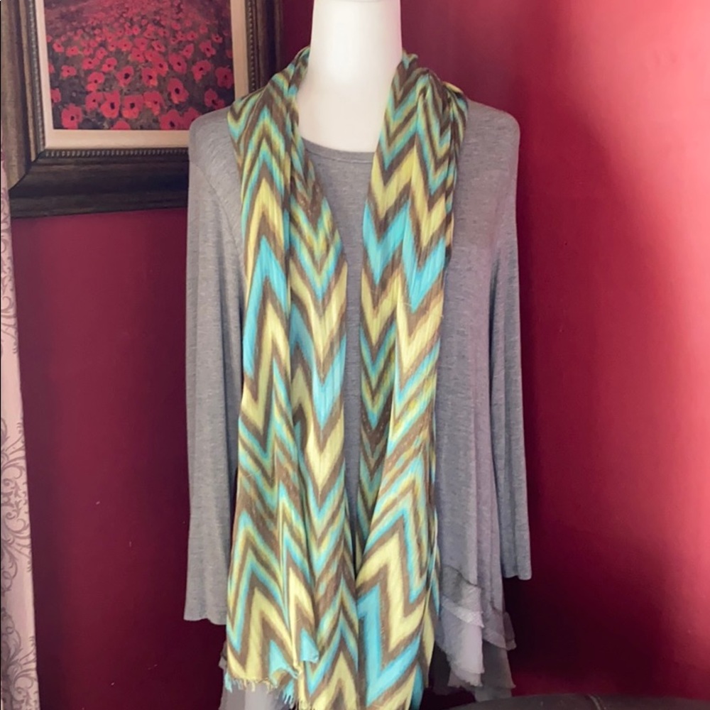 Br Patterned Scarf - image 1